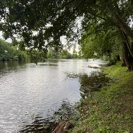 Paisible En Bord De Vienne *